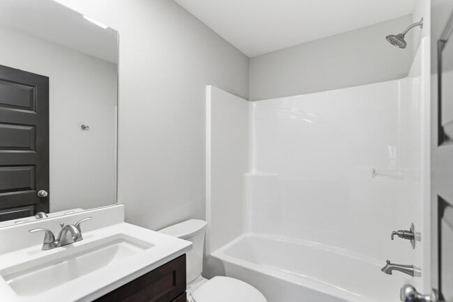 Building Photo - 104 Delaney Wy