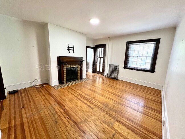 Building Photo - 523 E 12th Ave