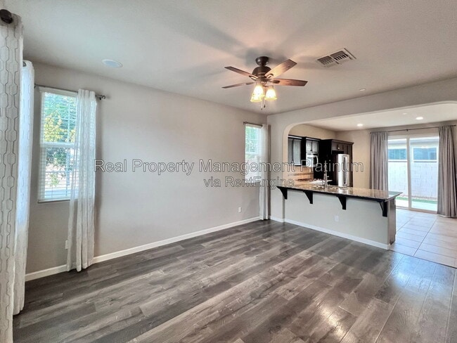 Building Photo - 1502 N Reunion Way