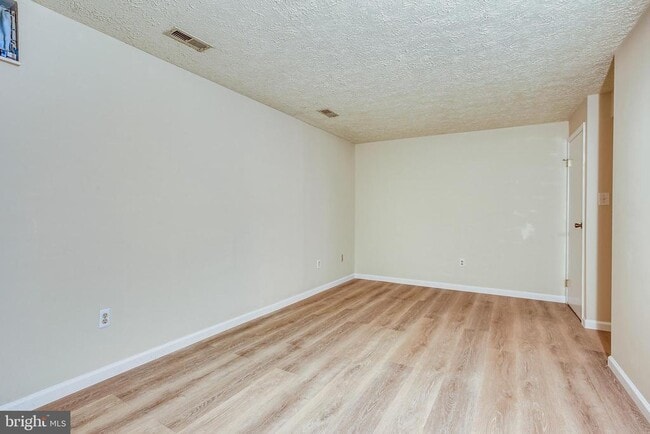Building Photo - 6075 Cedar Wood Dr