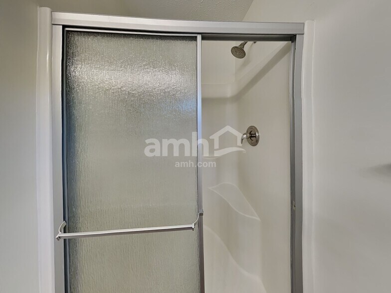 Building Photo - 466 Indian Lake Dr