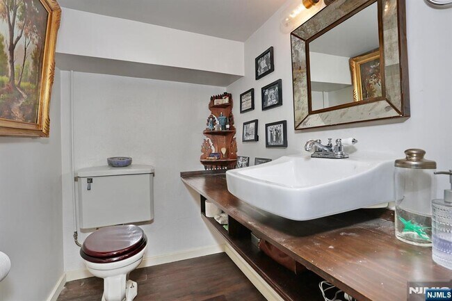 Building Photo - 2 Maysenger Rd