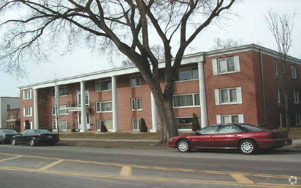 Building Photo - 2151 Grand Ave