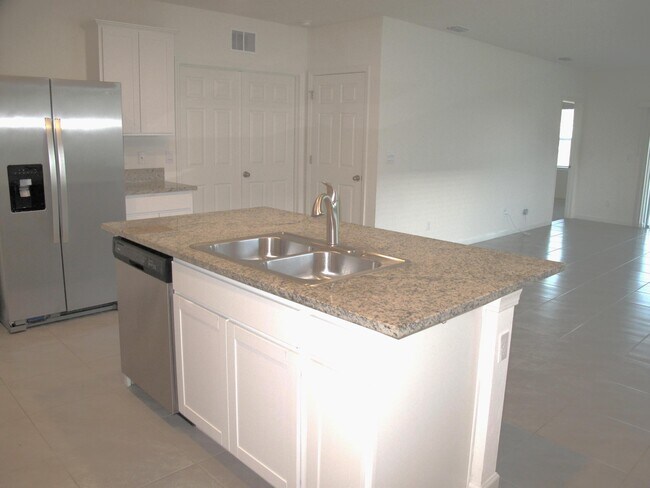 Building Photo - 12221 Nettuno Wy