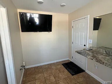 Building Photo - 6049 S Bay Rd