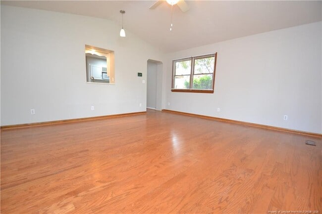 Building Photo - 806 Kingswood Dr
