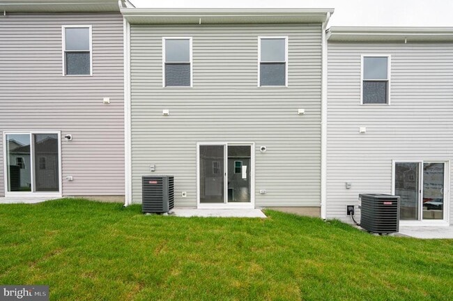 Building Photo - 73 Cramsford St