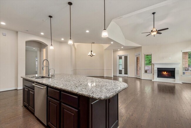 Building Photo - 23034 Creek Park Dr