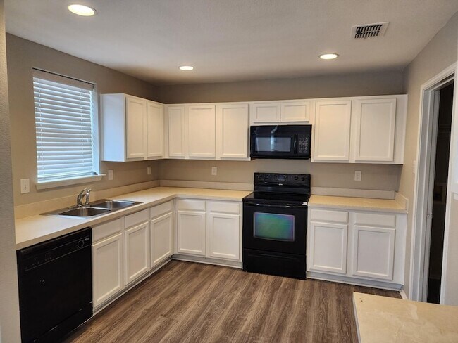 Building Photo - 4028 Thoroughbred Trail