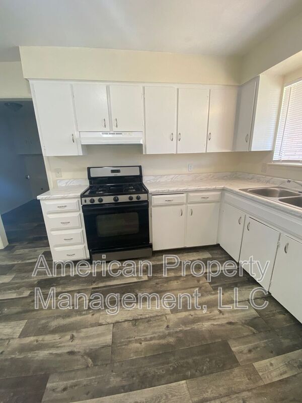 Building Photo - 1598 S 67th E Ave