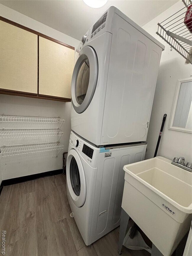 Building Photo - 15222 Ashley Ct