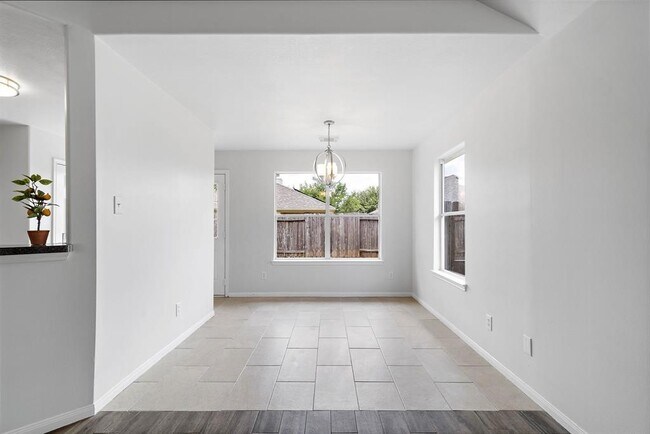 Building Photo - 25118 Clover Ranch Dr