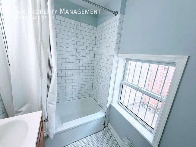 Building Photo - 2220 N Howard St