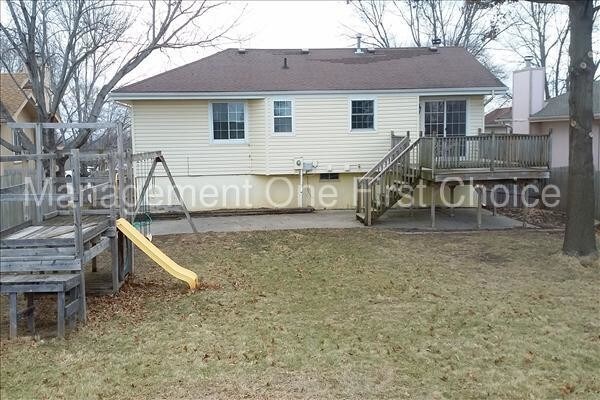 Building Photo - Multi-level home near Offutt AFB
