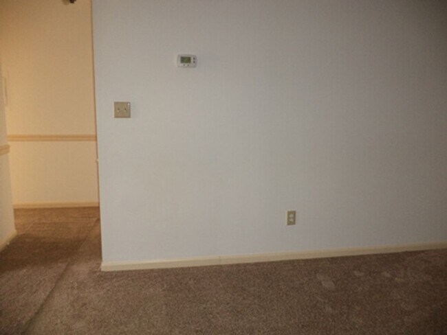 Building Photo - 310 Patriot Ln