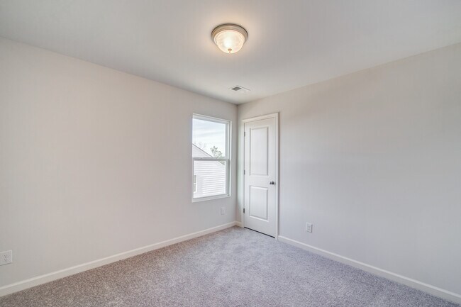 Building Photo - 300 Coverly Ct