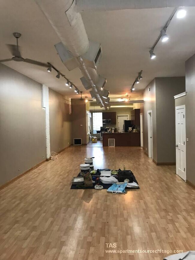 Building Photo - 1563 N Milwaukee Ave