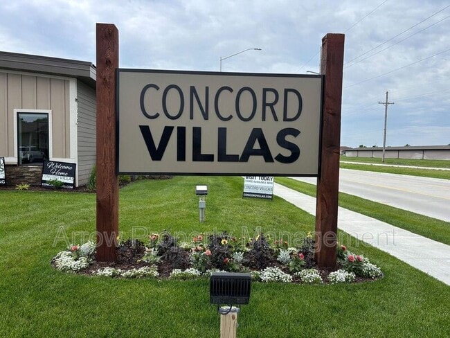 Building Photo - 1003 Claude Rd