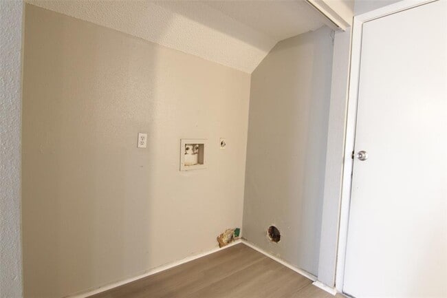Building Photo - 12155 Huntington Venture Dr