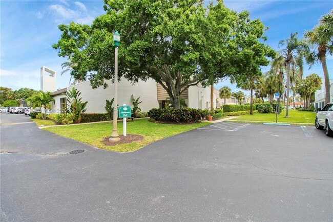 Building Photo - 1605 S US Hwy 1