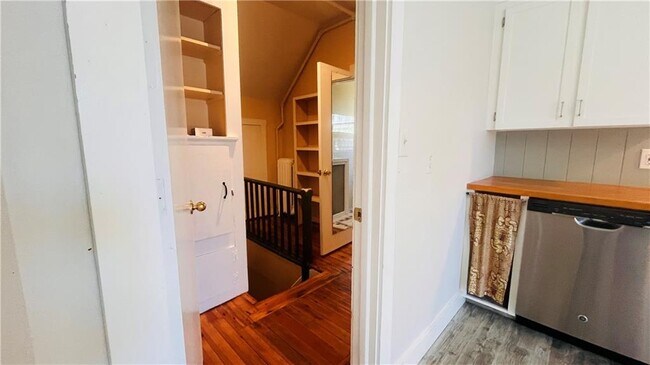 Building Photo - 61 Almy St