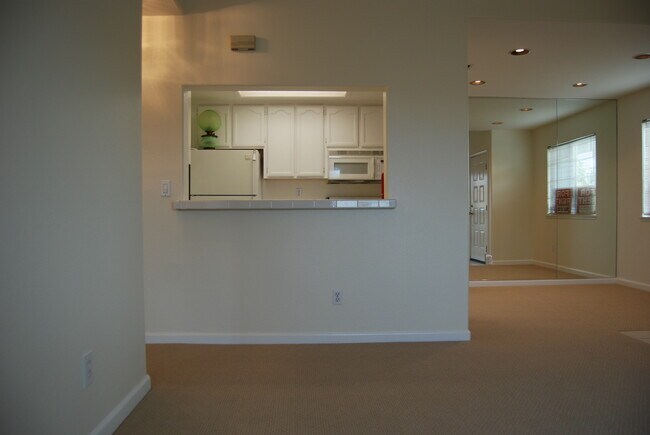 Building Photo - 930 Owens Lake Dr