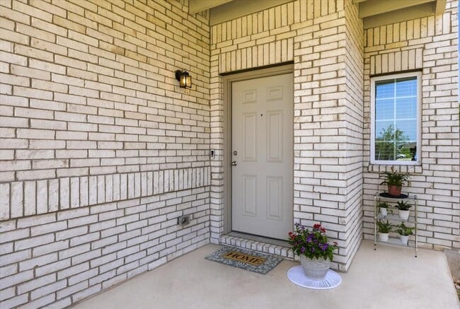 Building Photo - 6407 Principale Dr