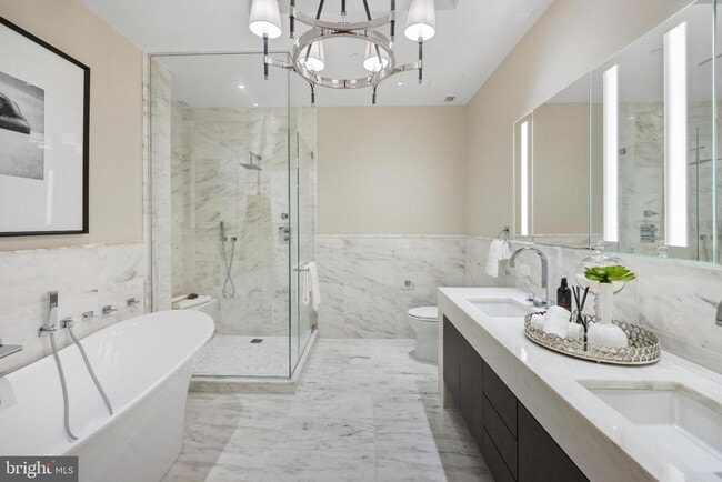 Building Photo - 300 International Drive