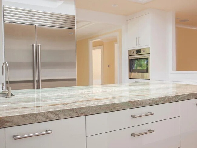 Building Photo - NO MIN CREDIT SCORE REQUIRED, BK OKAY, PAST EVICTION OKAY!, BACKGROUND FRIENDLY. Apply at "The Re...