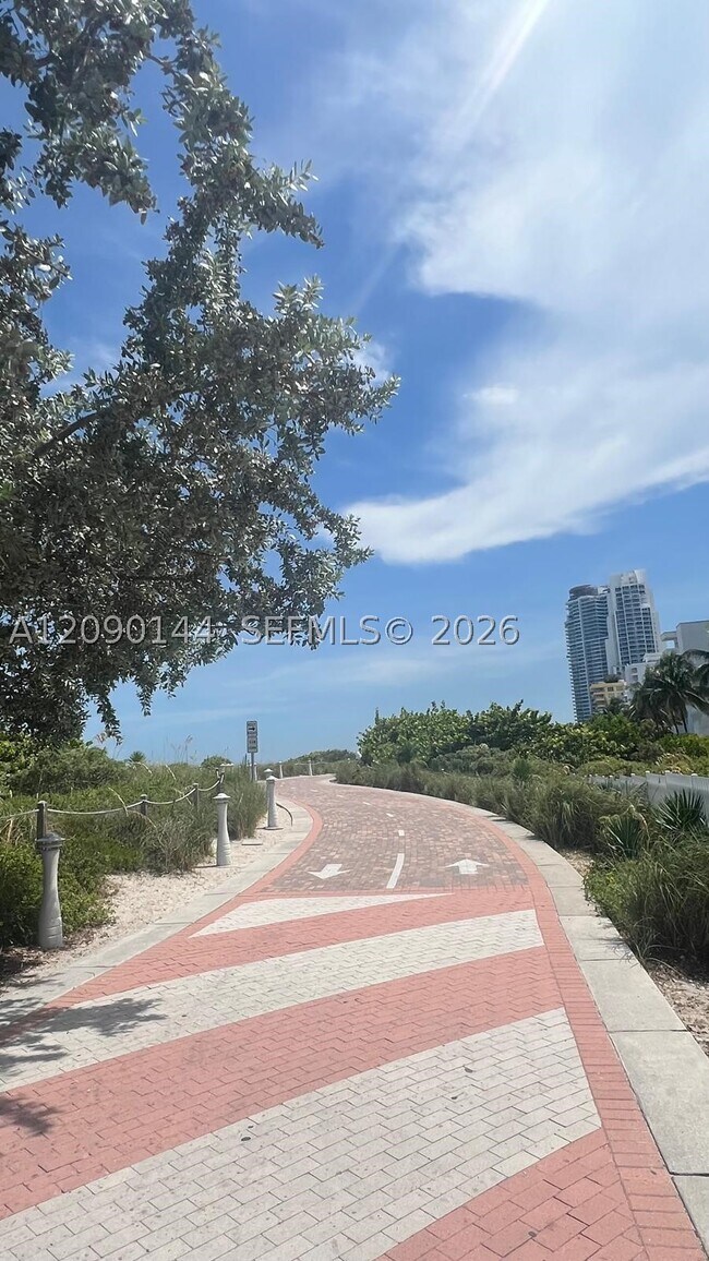 Building Photo - 345 Ocean 525