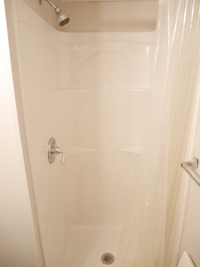 Building Photo - Your Next Home Awaits! Single Family Home Westminster, MD