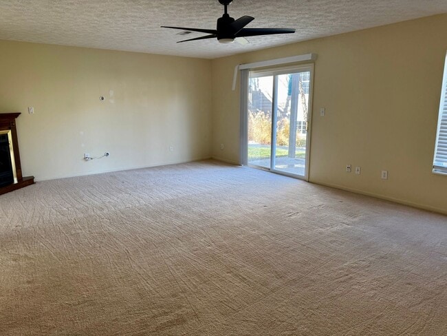 Building Photo - Beautiful 3BR 3BA Townhouse • Updated Kitchen • Deck • 2-Car Garage in Beavercreek