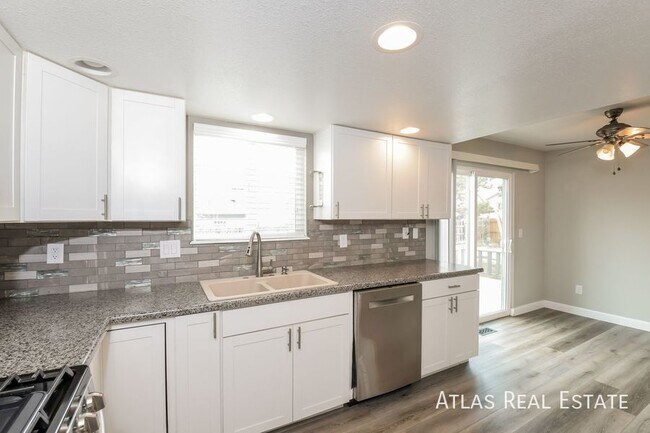 Building Photo - 16969 E Stanford Pl