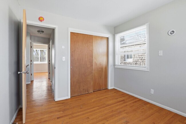 Building Photo - 836/840 Greenwood Court