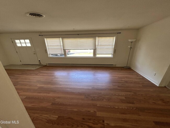 Building Photo - 10 Grove Pl