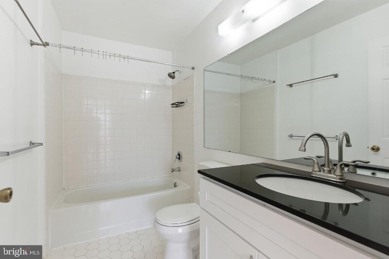 Building Photo - 30 Voscek Ct