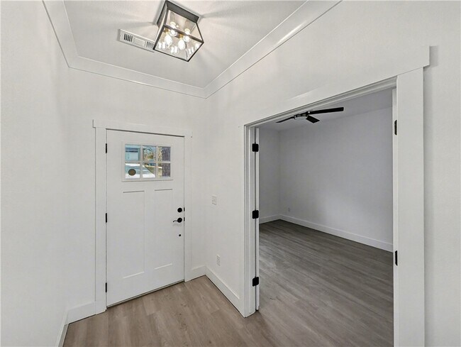 Building Photo - 43 Blairgowrie Dr