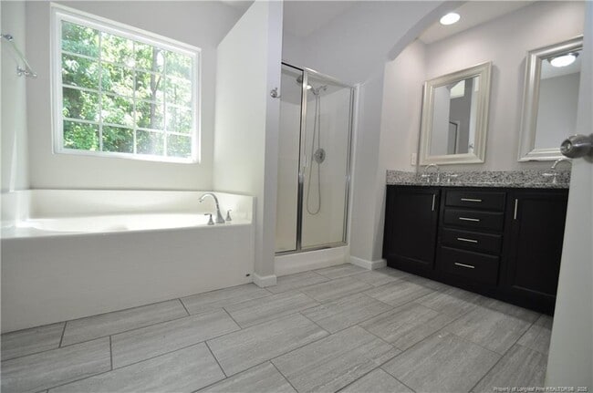 Building Photo - 641 Briarcliff St