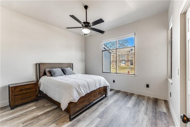 Building Photo - 1723 N Chestnut Ave