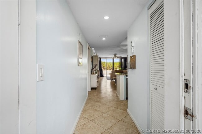 Building Photo - 10680 S Ocean Dr