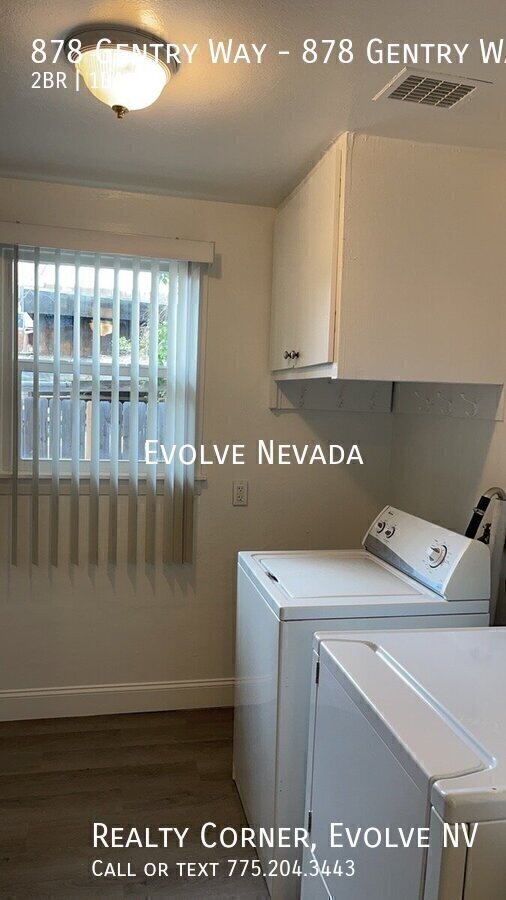 Building Photo - 878 Gentry Wy