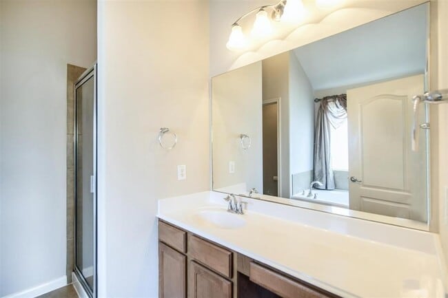 Building Photo - 22735 Pantego Ln