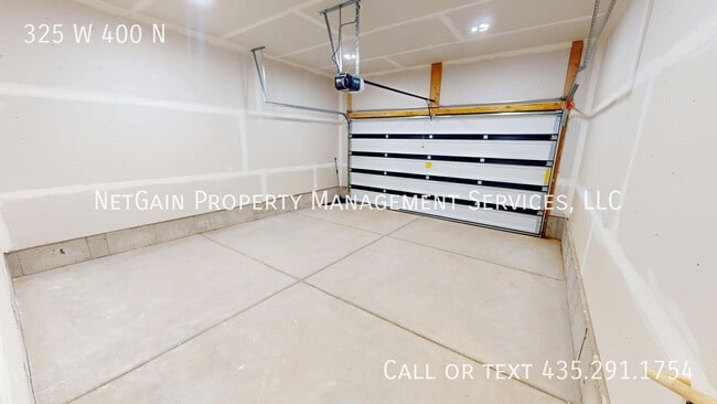 Building Photo - 325 W 400 N St