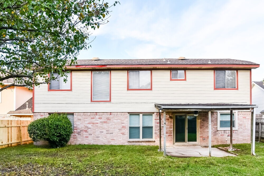 Building Photo - 17103 Spruce Run Dr