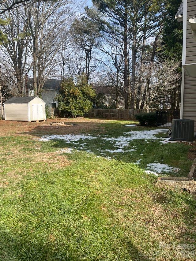 Building Photo - 9015 Carastan Dr