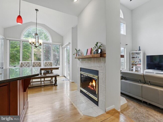 Building Photo - 2868 Pebble Beach Dr