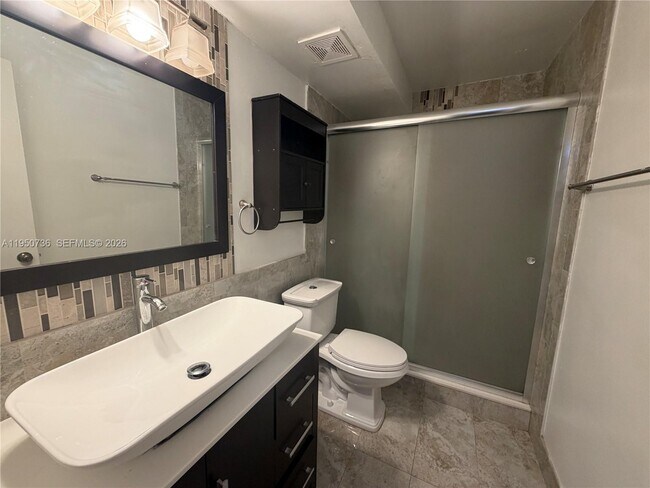 Building Photo - 300 Gardens Dr