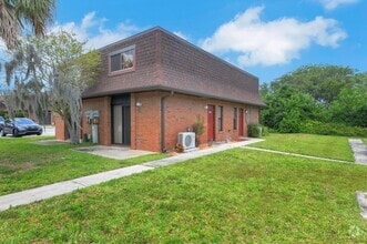 Building Photo - Charming 1BR Condo in Palm Bay