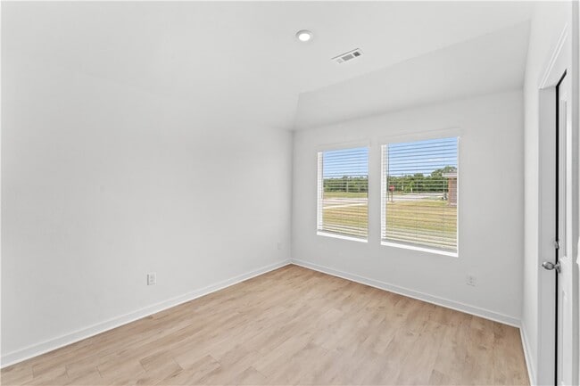 Building Photo - 3060 Laredo Ln