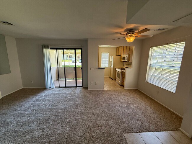 Building Photo - 1 Bed, 1 Bath Condo - Fireplace + Private ...